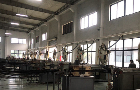 Suzhou Polywell Engineering Plastics Co.,Ltd línea de producción del fabricante